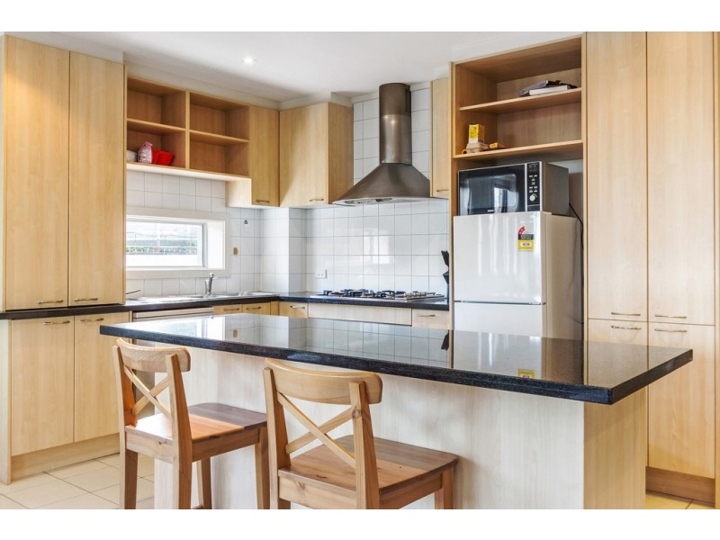 32/3 Sovereign Point Court, Doncaster VIC 3108