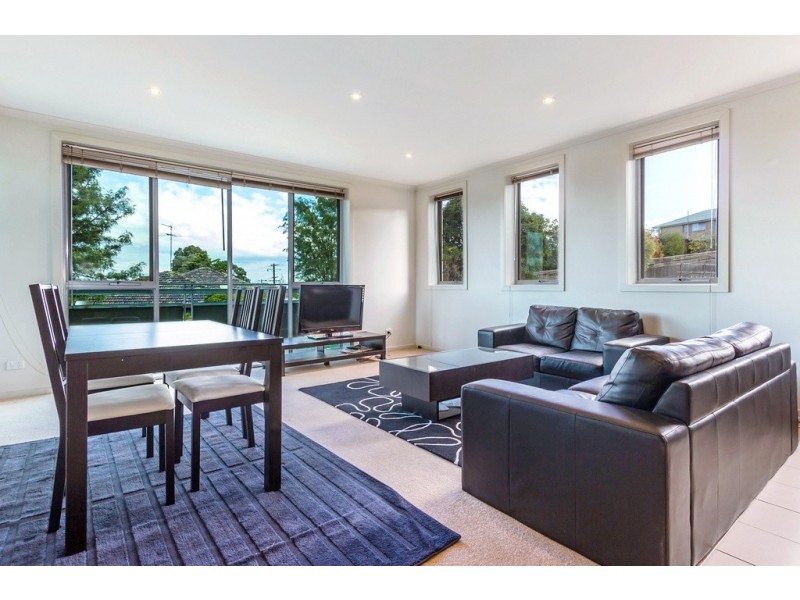 32/3 Sovereign Point Court, Doncaster VIC 3108