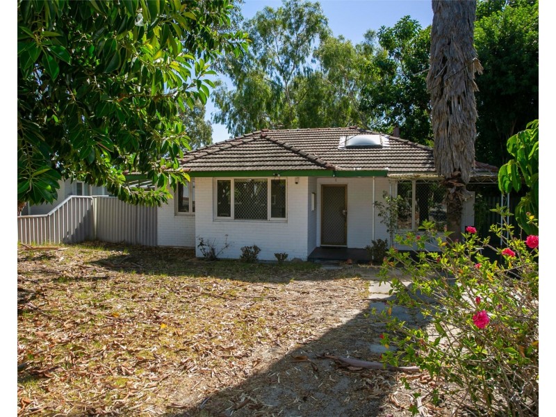 10 Tangmere Way, Balga WA 6061