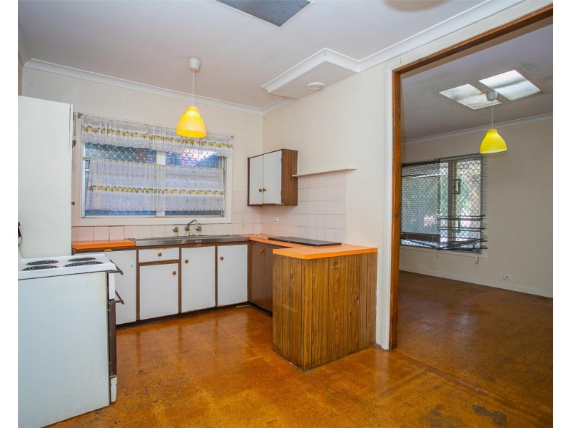 10 Tangmere Way, Balga WA 6061