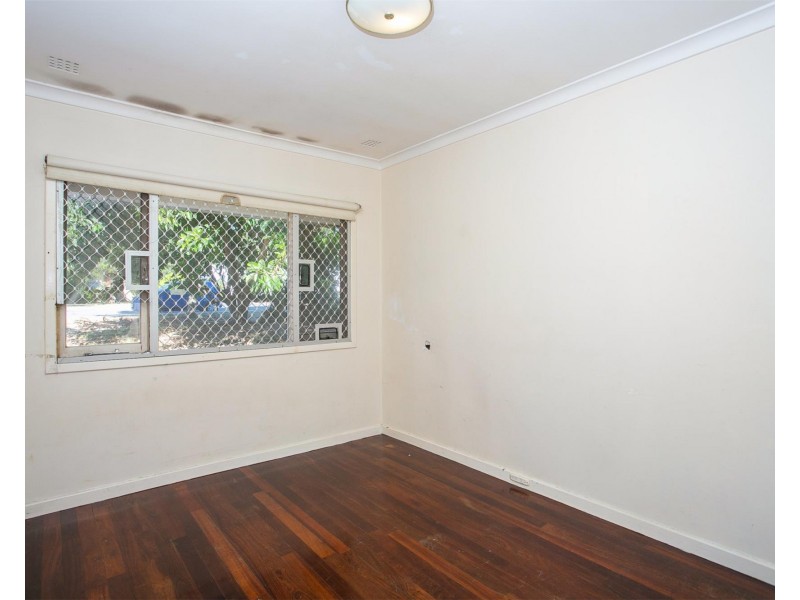 10 Tangmere Way, Balga WA 6061