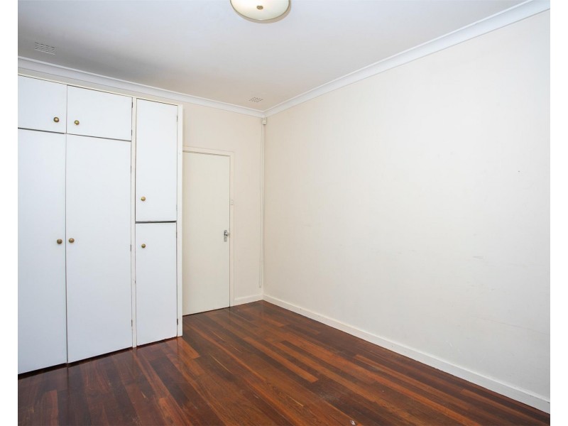 10 Tangmere Way, Balga WA 6061