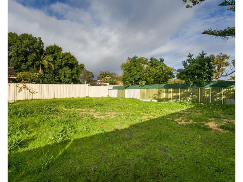 6B Keeley Way, Girrawheen WA 6064