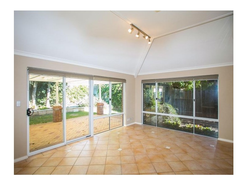 7 Brookway Retreat, Landsdale WA 6065