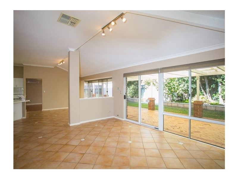 7 Brookway Retreat, Landsdale WA 6065