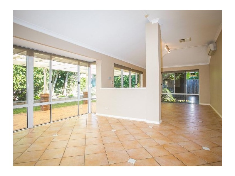 7 Brookway Retreat, Landsdale WA 6065