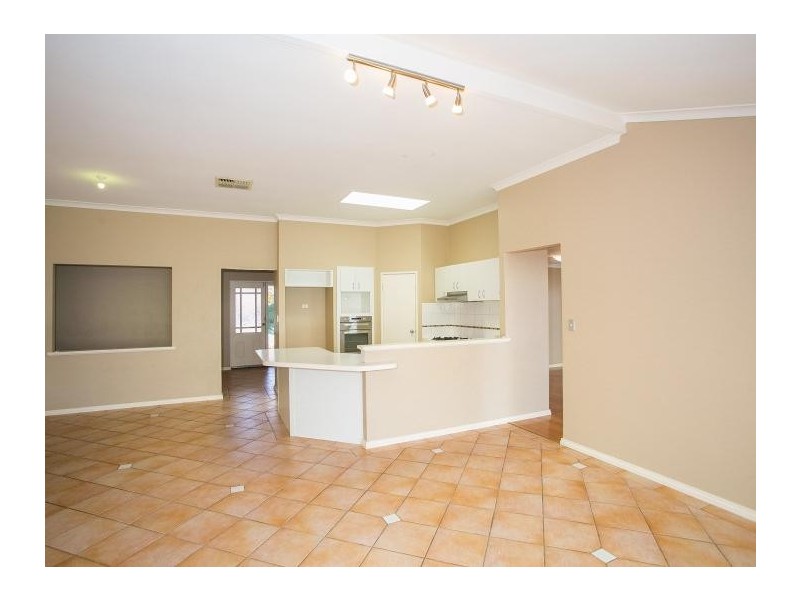 7 Brookway Retreat, Landsdale WA 6065