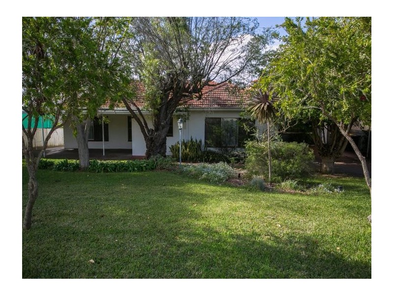 13 Davidson Road, Attadale WA 6156