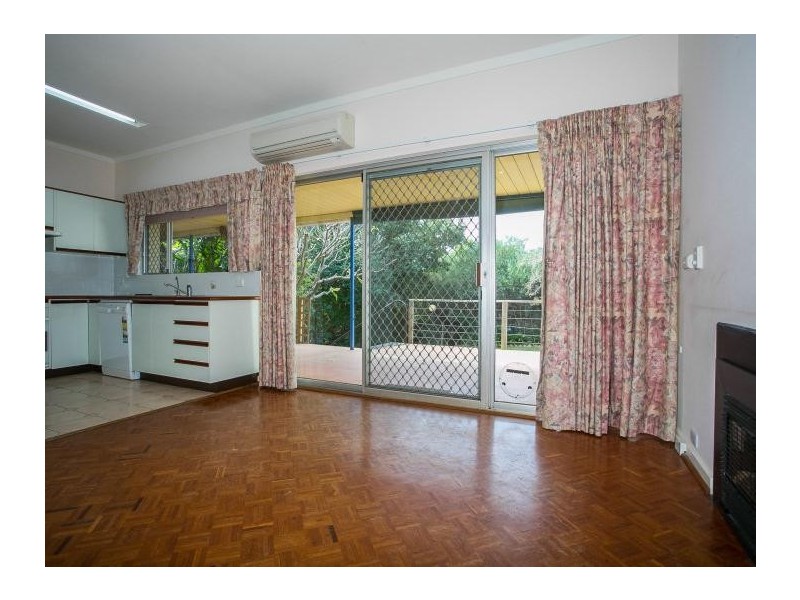 13 Davidson Road, Attadale WA 6156
