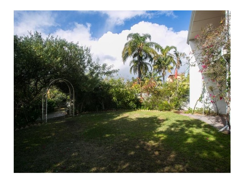 13 Davidson Road, Attadale WA 6156