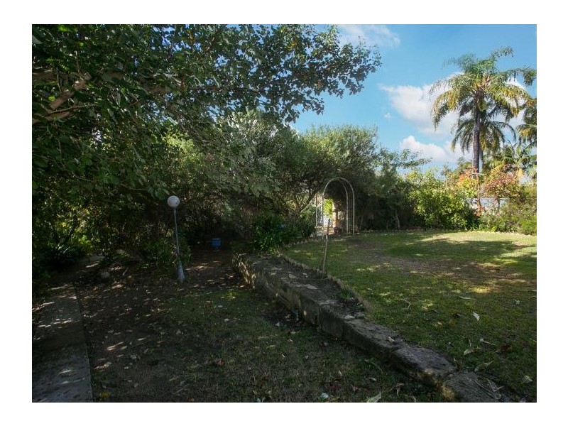 13 Davidson Road, Attadale WA 6156