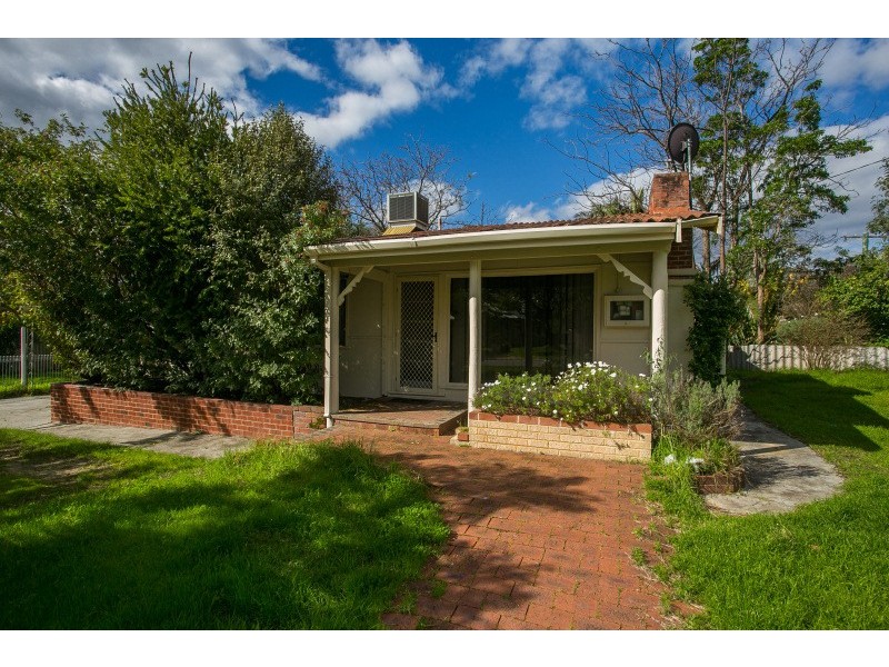 2 Kalara Way, Koongamia WA 6056