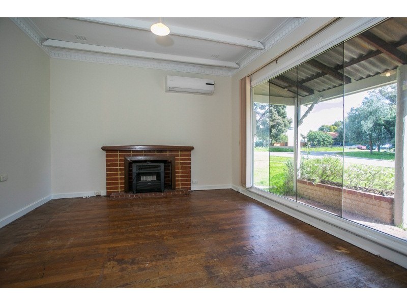 2 Kalara Way, Koongamia WA 6056