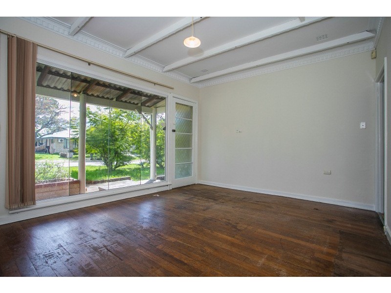 2 Kalara Way, Koongamia WA 6056