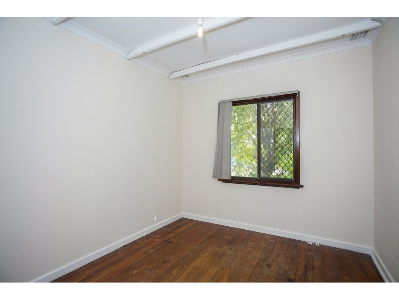 2 Kalara Way, Koongamia WA 6056