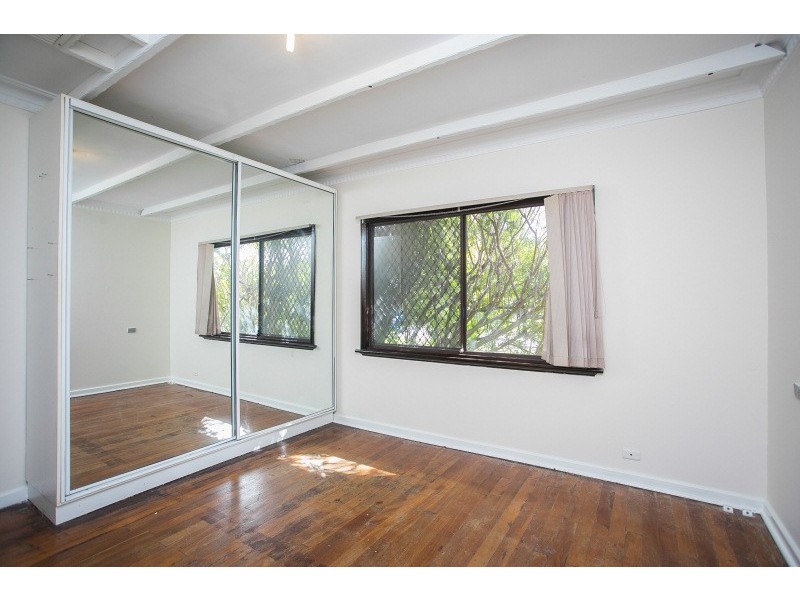 2 Kalara Way, Koongamia WA 6056