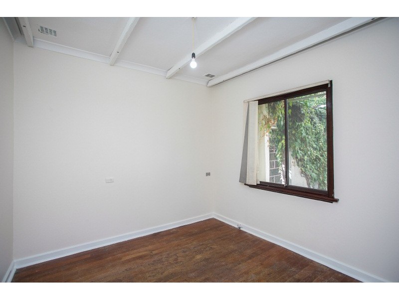 2 Kalara Way, Koongamia WA 6056
