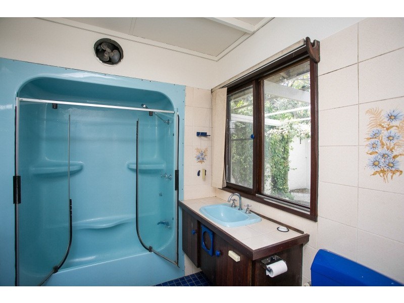 2 Kalara Way, Koongamia WA 6056
