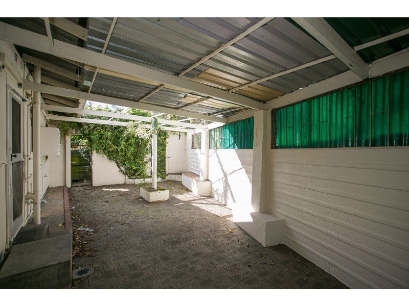 2 Kalara Way, Koongamia WA 6056