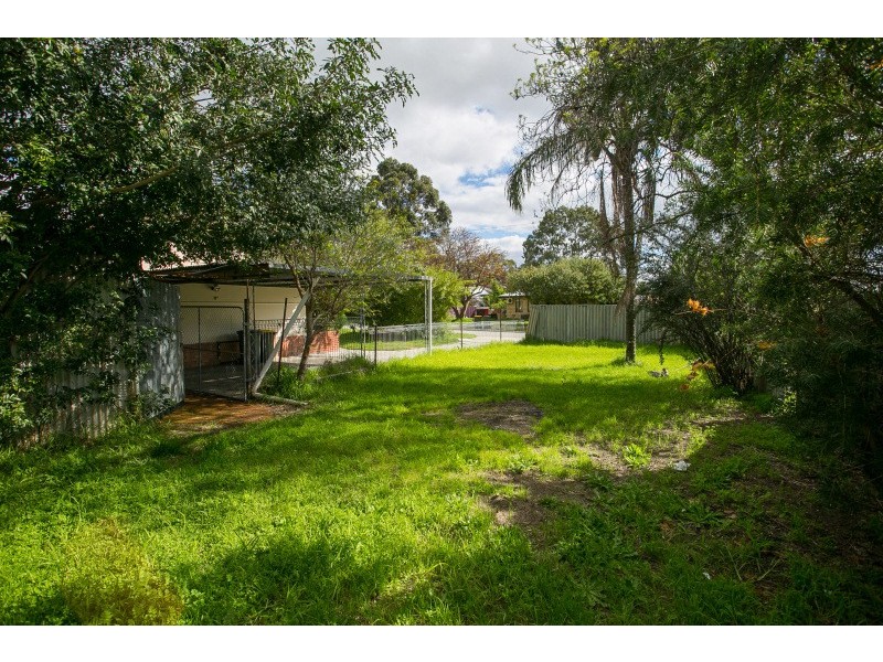 2 Kalara Way, Koongamia WA 6056