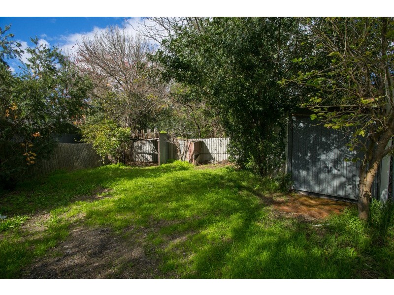 2 Kalara Way, Koongamia WA 6056