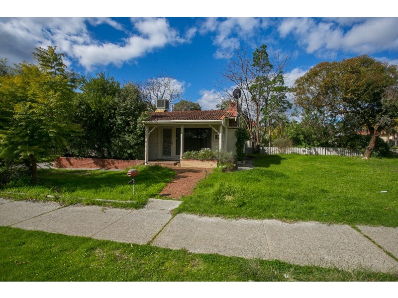 2 Kalara Way, Koongamia WA 6056