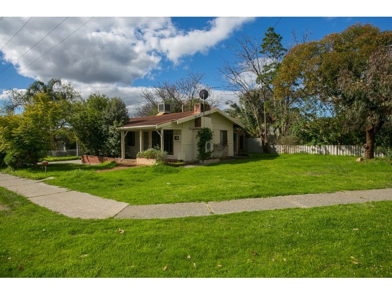 2 Kalara Way, Koongamia WA 6056