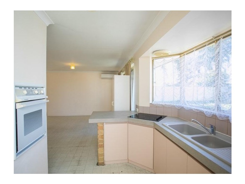 5 Cocos Grove, Kiara WA 6054