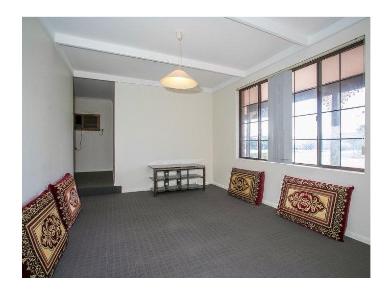 6 Hull Way, Beechboro WA 6063