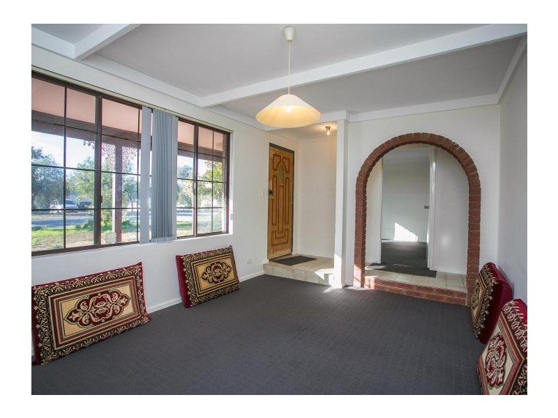 6 Hull Way, Beechboro WA 6063
