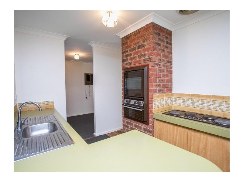 6 Hull Way, Beechboro WA 6063