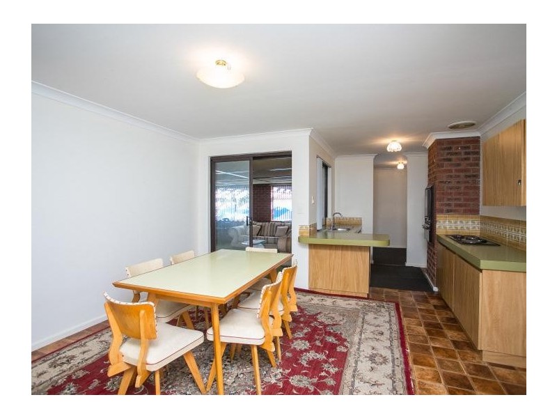 6 Hull Way, Beechboro WA 6063