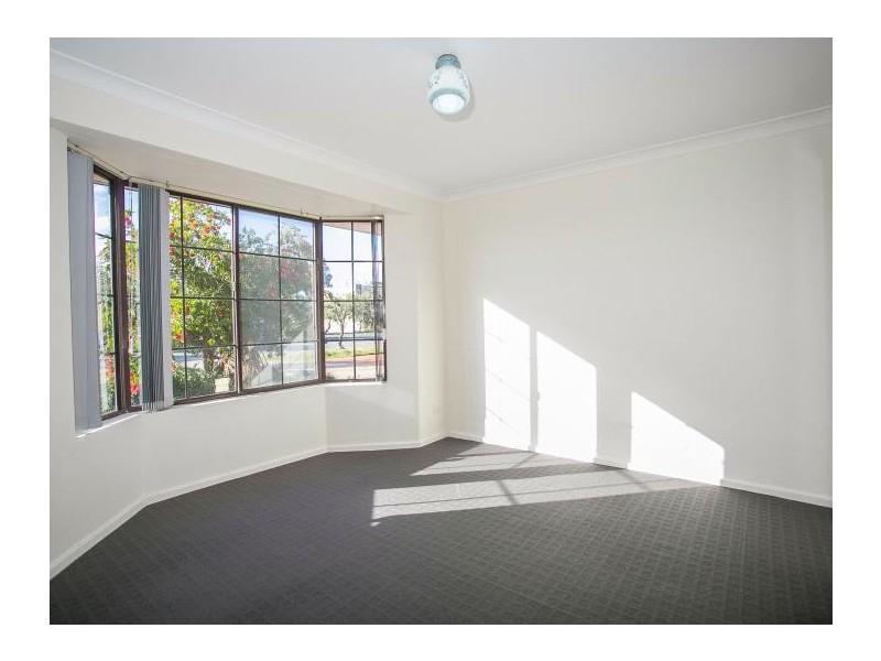 6 Hull Way, Beechboro WA 6063