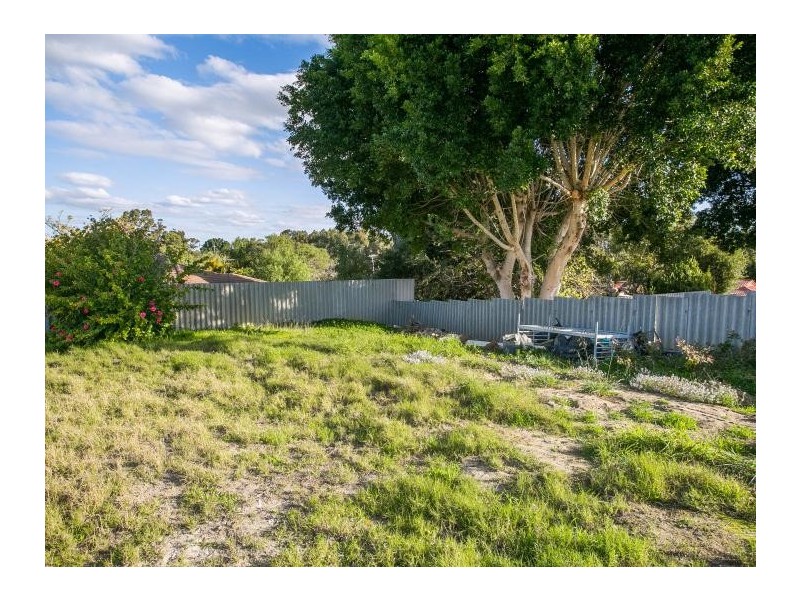 6 Hull Way, Beechboro WA 6063