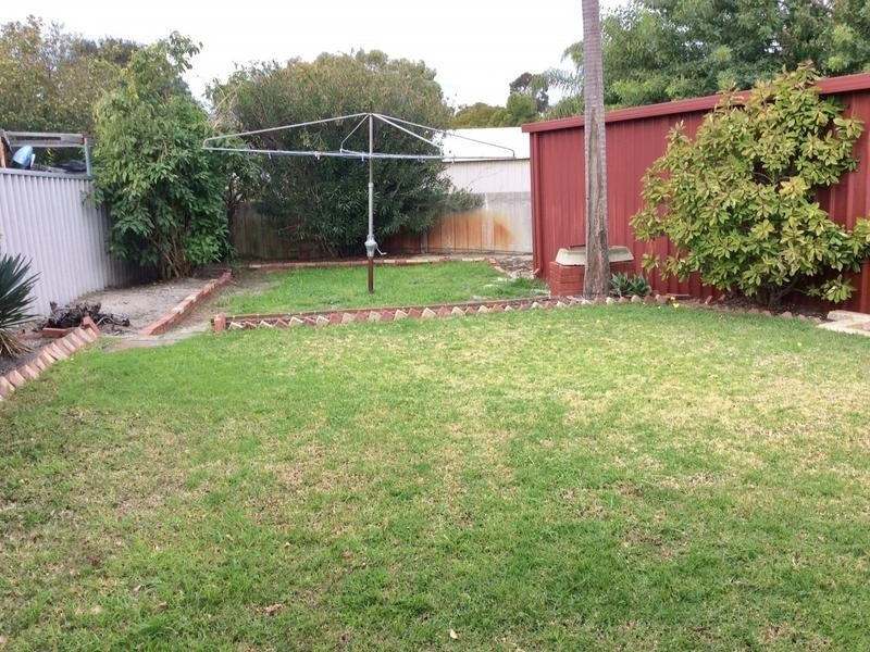 5 Mcglew Street, Eden Hill WA 6054