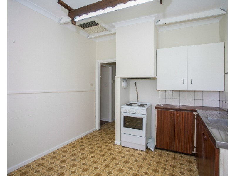 2 Kalara Way, Koongamia WA 6056