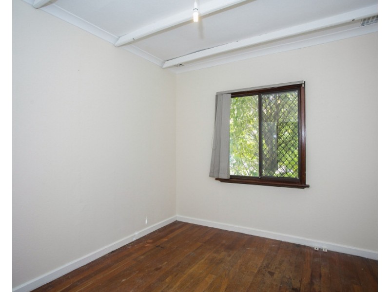 2 Kalara Way, Koongamia WA 6056