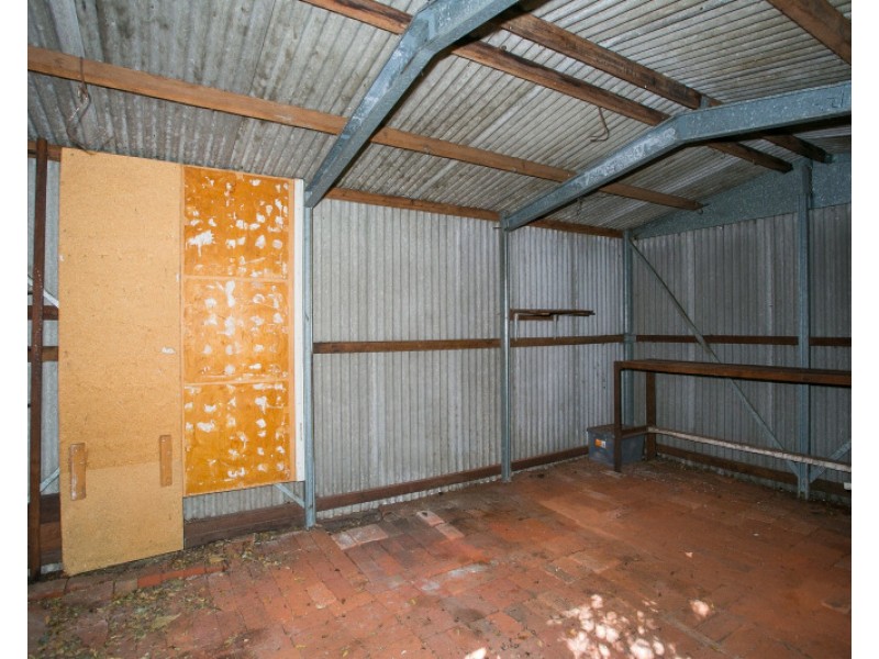 2 Kalara Way, Koongamia WA 6056