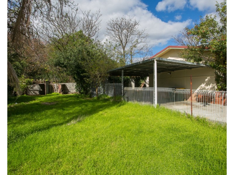 2 Kalara Way, Koongamia WA 6056