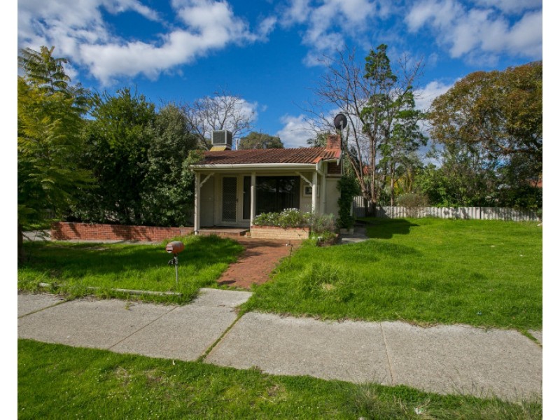 2 Kalara Way, Koongamia WA 6056