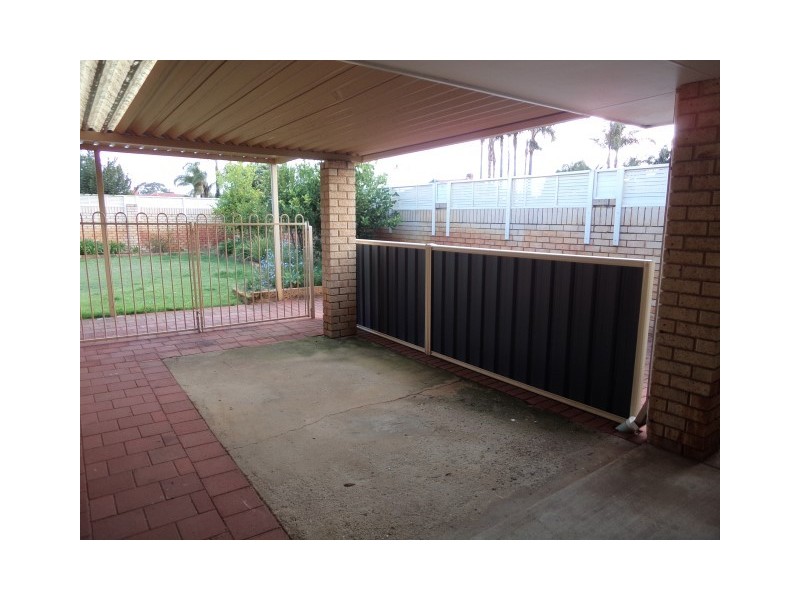 2 Satellite Retreat, Kiara WA 6054