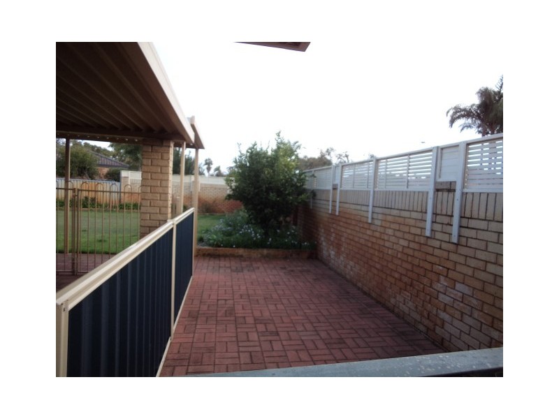 2 Satellite Retreat, Kiara WA 6054