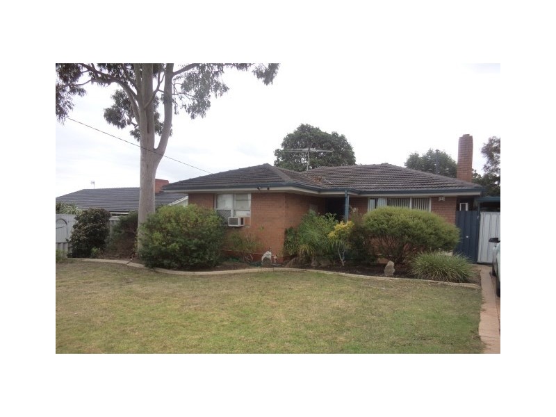 13 Caladenia Way, Koongamia WA 6056
