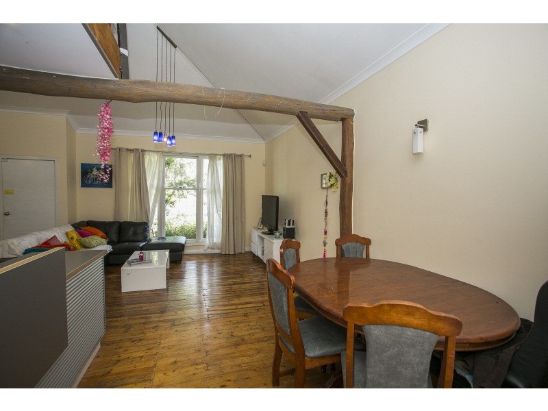 2/32 Cross Street, Queens Park WA 6107