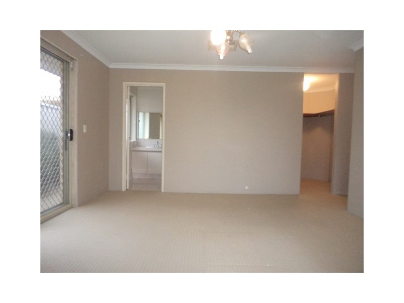 21 Desault Cove, Ballajura WA 6066