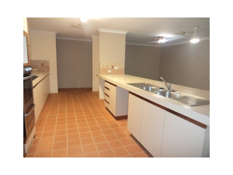 21 Desault Cove, Ballajura WA 6066