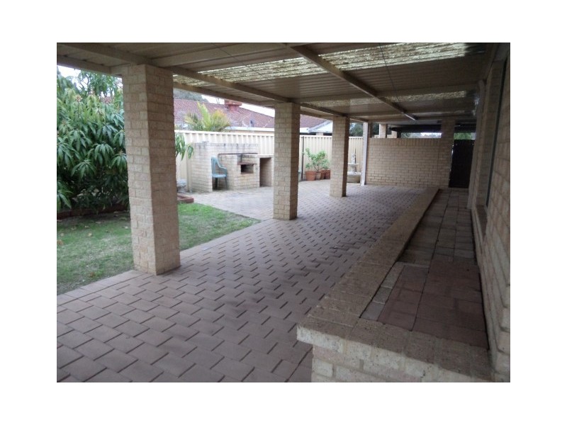 21 Desault Cove, Ballajura WA 6066