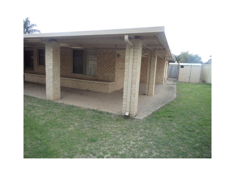 21 Desault Cove, Ballajura WA 6066