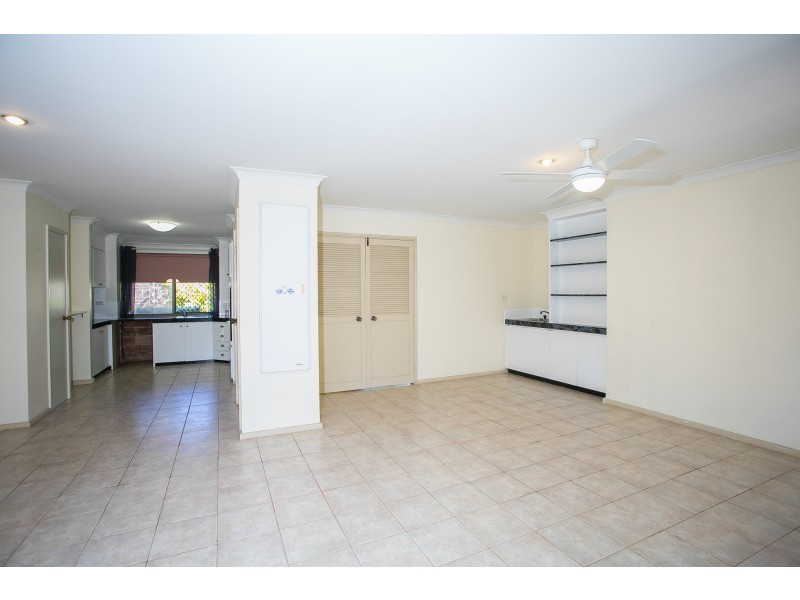 8 Pepper Close, Ballajura WA 6066