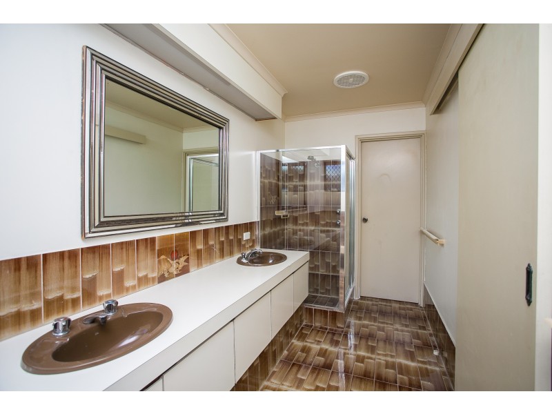 8 Pepper Close, Ballajura WA 6066